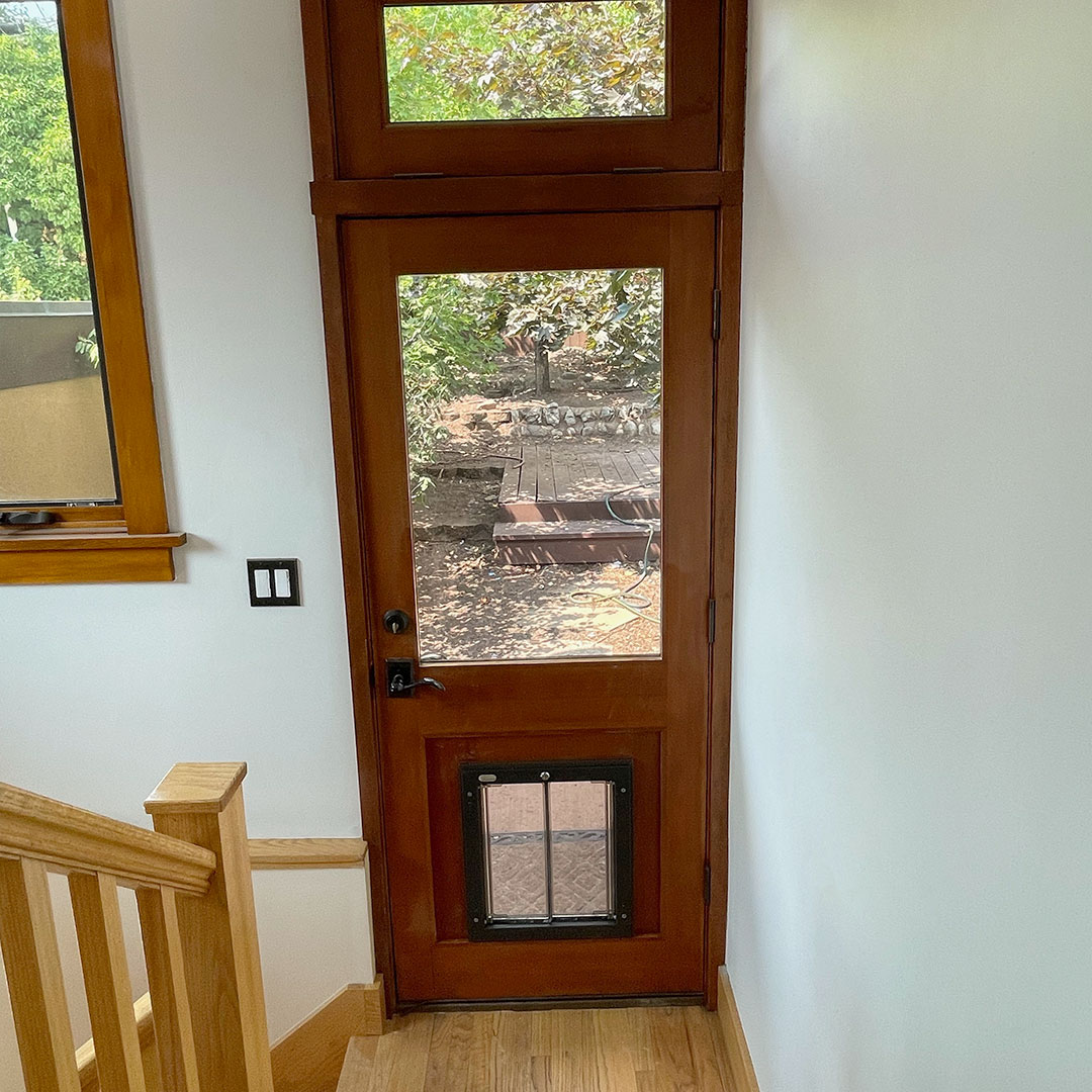 Glass Door With PlexiDor Pet Door