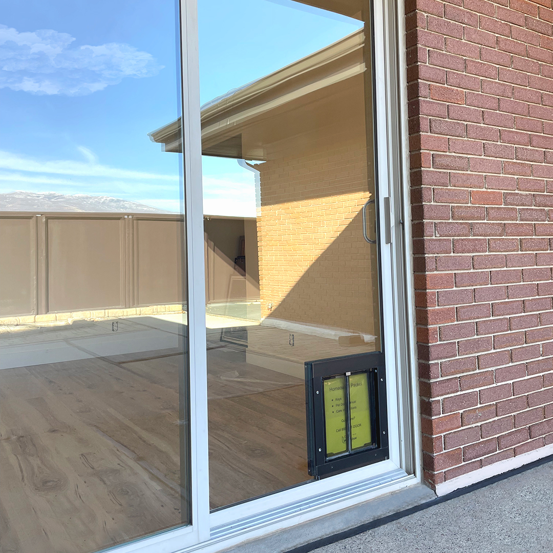 Sliding Glass Door With PlexiDor Pet Door